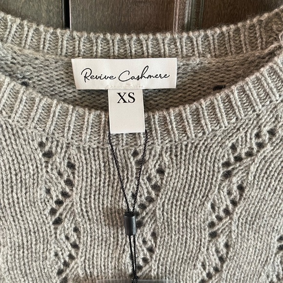 Revive Cashmere sweater, XS NWT - Picture 2 of 4